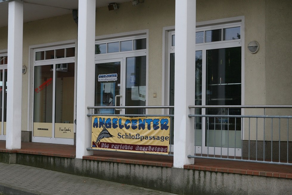 Sklep z zewnątrz, &copy; Sabrina Wittkopf-Schade