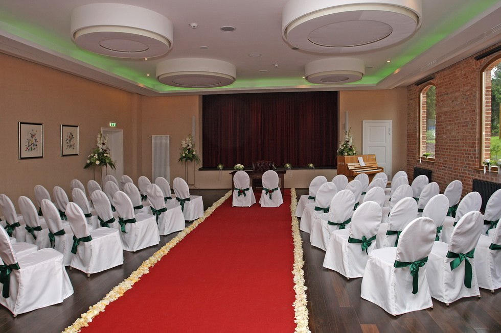 Ceremonia ślubna w młynie wodnym, © Vincent Leifer