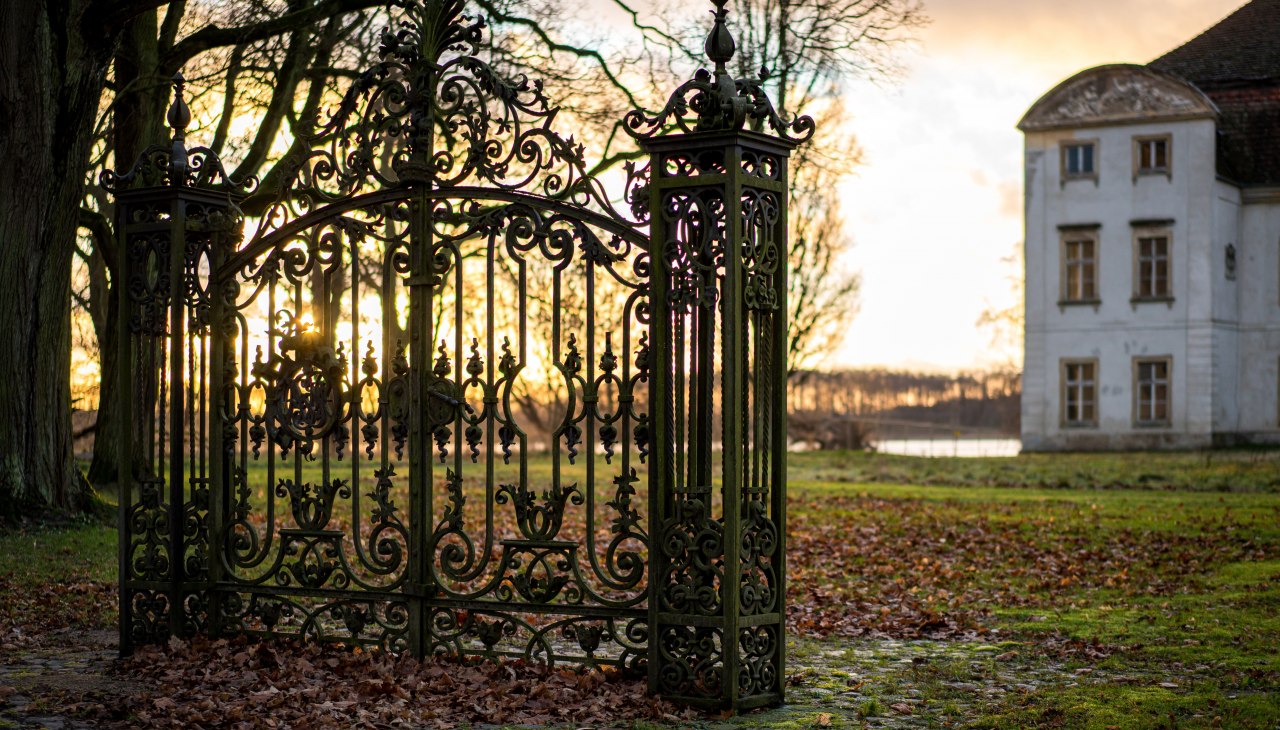 Ivenack castle with park, &copy; DOMUSImages