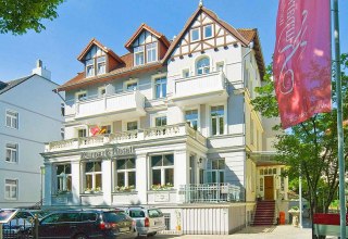 Herzlich Willkommen im Kurpark Hotel Warnemünde // © Olaf Kowitz Herzlich Willkommen im Kurpark Hotel Warnemünde // © Olaf Kowitz