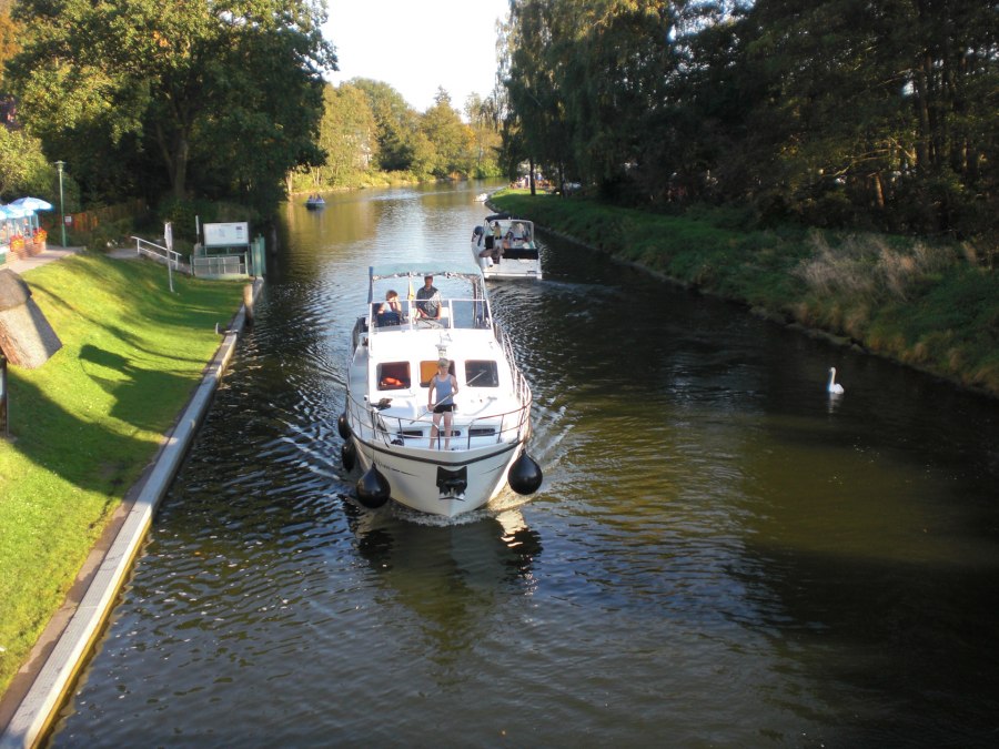 Mecklenburg Lake District boat tour, © GoAtlantis - Stefan Riesebeck