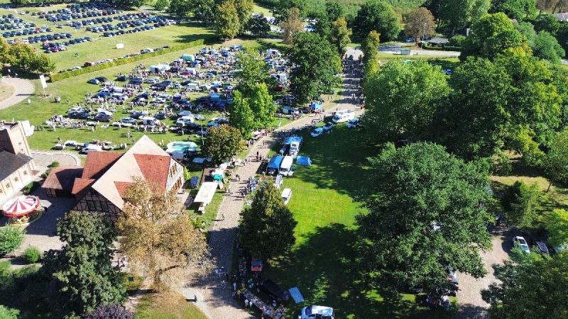 Flea market on historic grounds // &copy; Schwechower Obstbrennerei GmbH