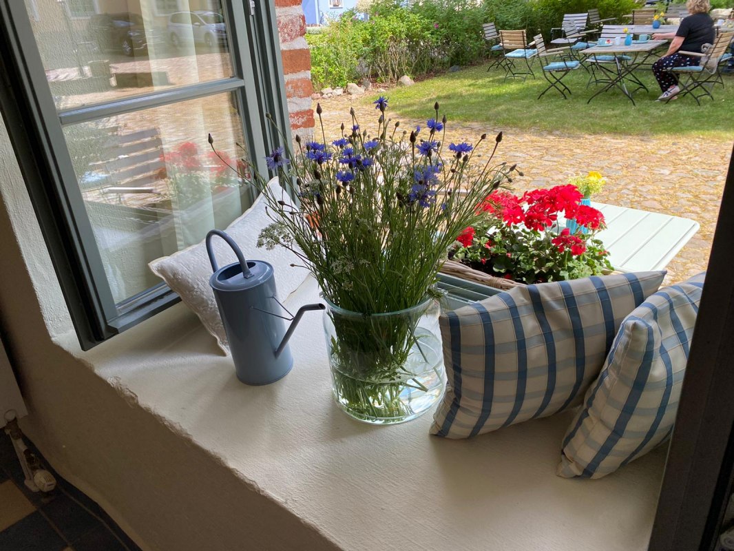 View into the garden, &copy; Disterheft