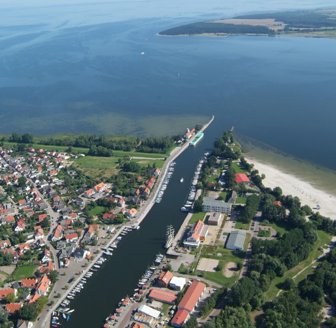 Ryckm&uuml;ndung zum Greifswalder Bodden und Strandbad Eldena // &copy; Segelschule Greifswald Dieter Knopp