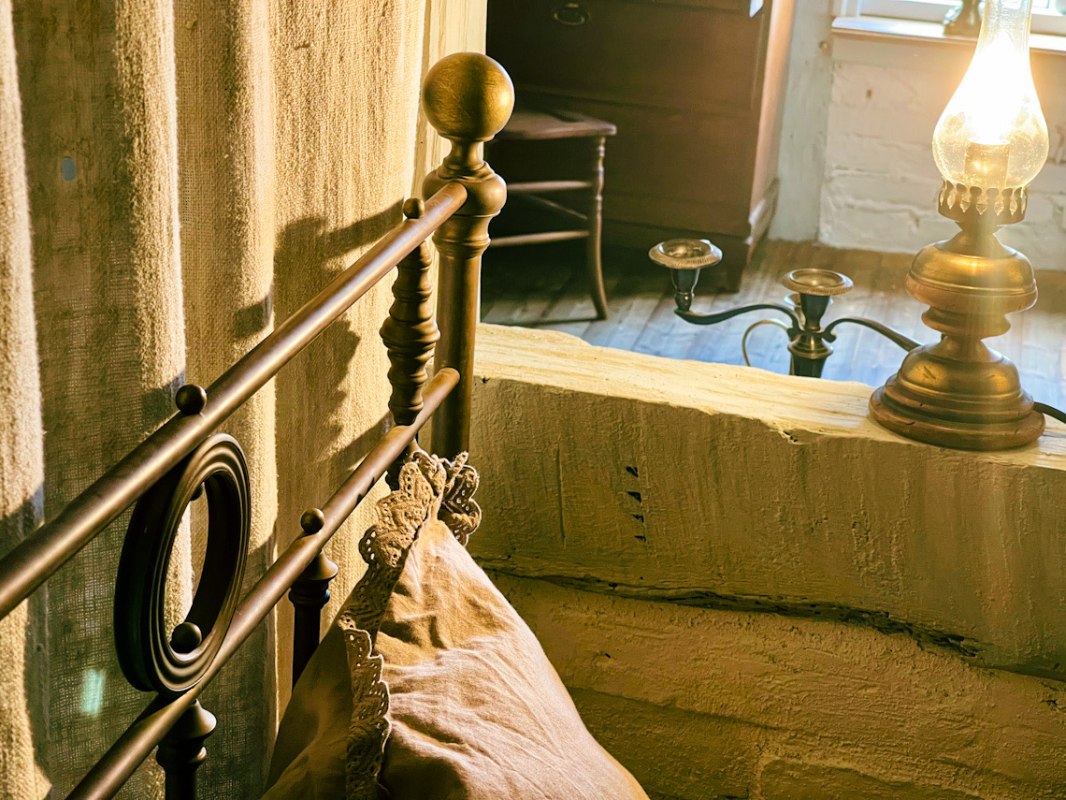 Jak za dawnych czas&oacute;w: Komfort i przytulność w mieszkaniu wakacyjnym Gutshaus Madsow // &copy; Gutshaus Madsow / Familie Schapp