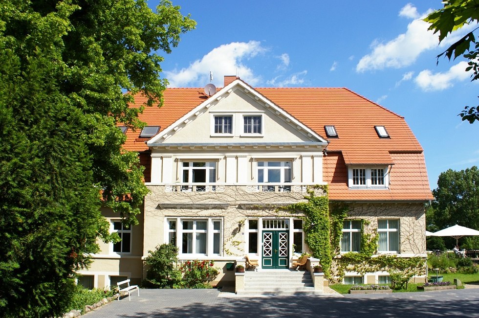 Uitzicht op het landhuis Barkow, © Tourist Info Plau am See GmbH