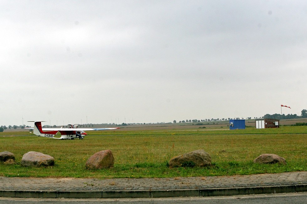 Airfield, © Sabrina Wittkopf-Schade Airfield, © Sabrina Wittkopf-Schade