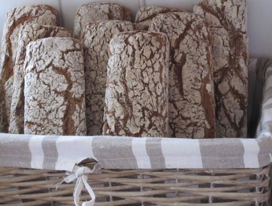 Hoe het ruikt - ons brood uit de kleioven., © E. v. Randow