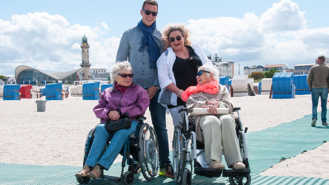 We will accompany you on your trips and excursions., © Ingo Alexander Jaeger