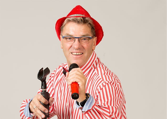 &copy; J&ouml;rg Hinz