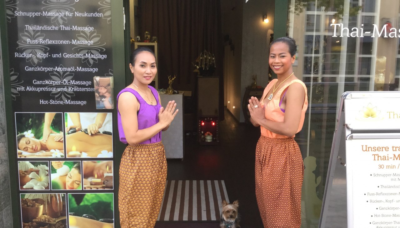 We kijken ernaar uit u te verwelkomen voor een traditionele Thaise massage, © Roland Görtz