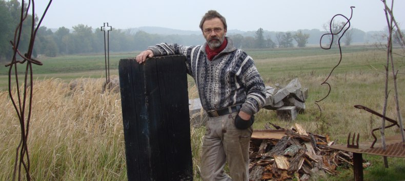 Sculptor/carpenter and member of sieh+mal e.V., &copy; Ke Baarmann