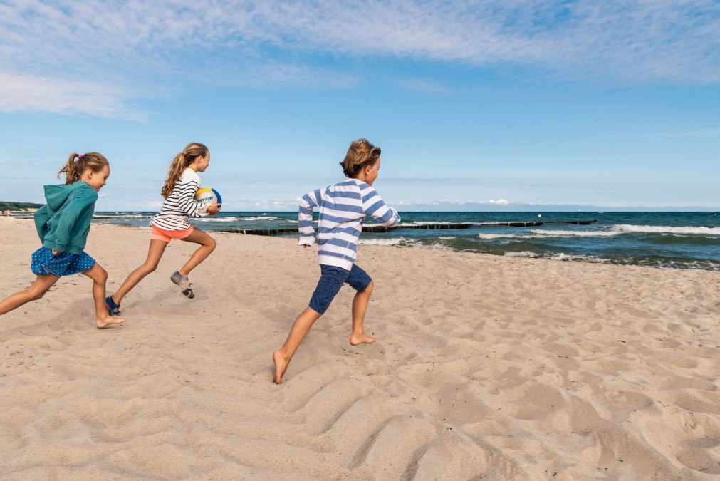 Kinderen op het strand in de kustplaats Warnemünde_10 __ Kinderen op het strand in de kustplaats Warnemünde_10 CRAndreas [FranzXaver] Süß, © Andreas Süß