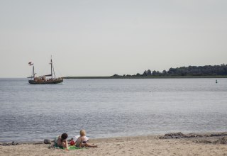 Strand von Altwarp mit Blick auf Usedom und Polen // &copy; Philipp Schulz
