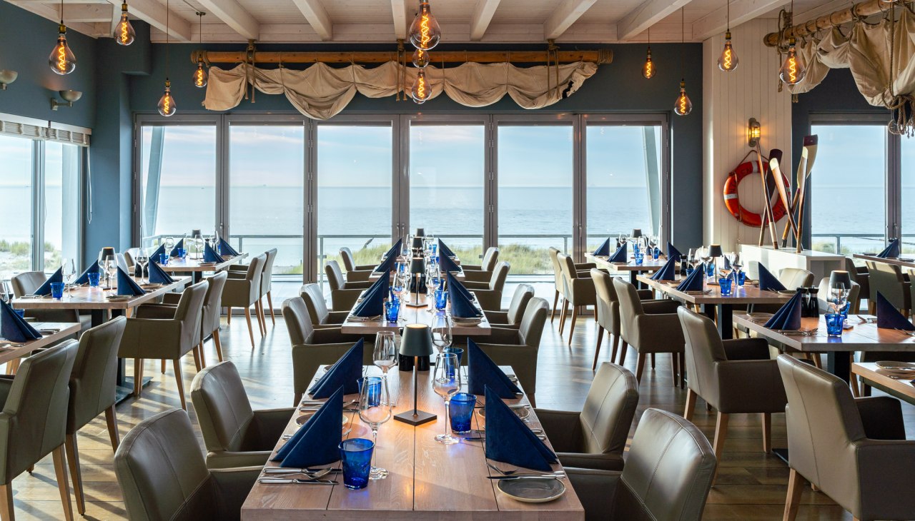 Zondag is het tijd om te genieten! Onze duinbrunch wacht op je van 10:00 tot 14:00 uur - een mix van culinaire variatie, een ontspannen sfeer en waarschijnlijk het mooiste uitzicht over de Oostzee., &copy; Alexander Rudolph / StrandResort Markgrafenheide