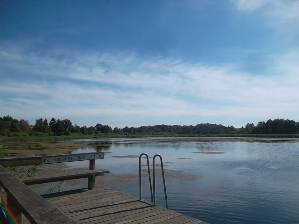 Idylliczne jeziora na obrzeżach Neu Heinde // &copy; Mostro A.S. Hamburg