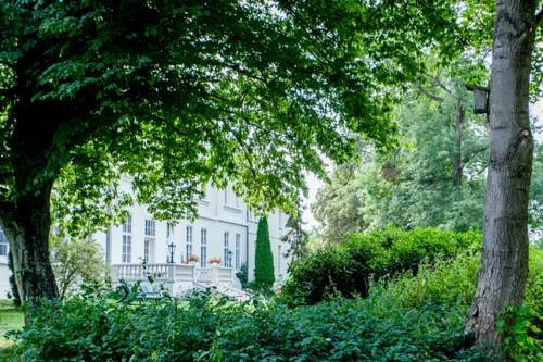 Oude bomen in het landschapspark // &copy; Herrenhaus Samow