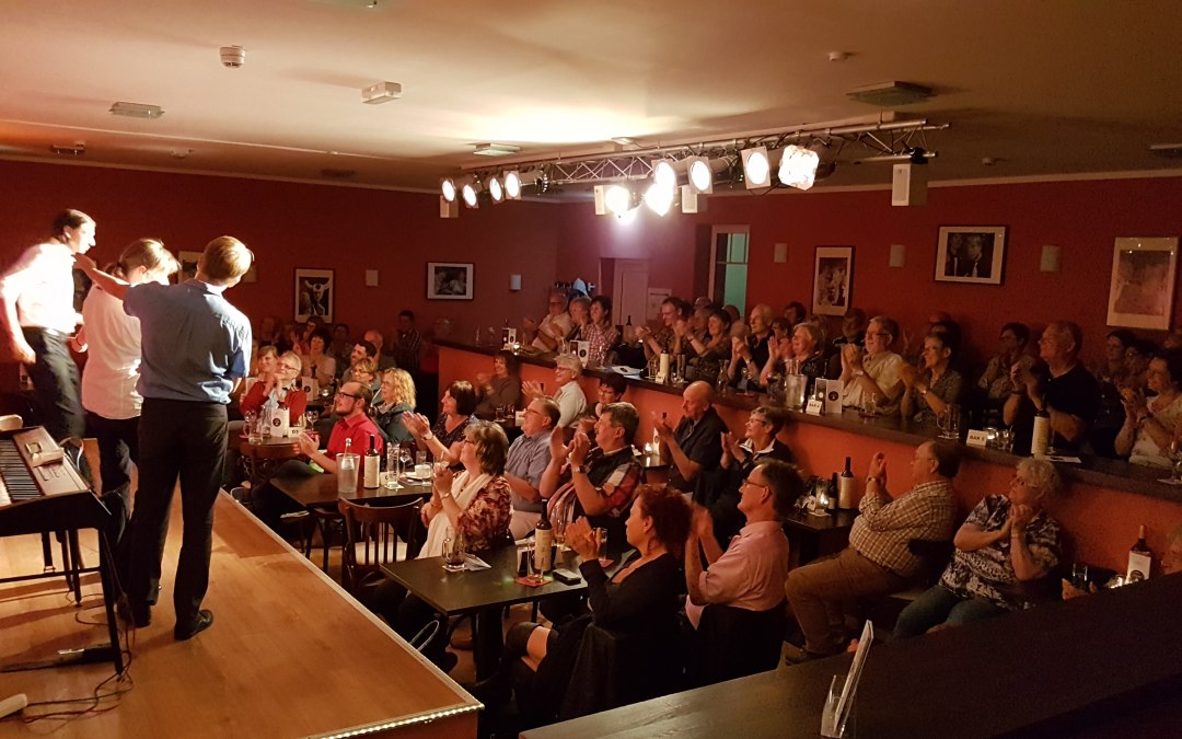 Speelzaal van cabaret Lachmöwe, © Lachmöwe