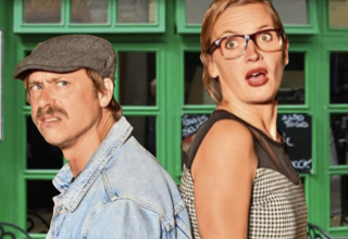 Tresentheater bie Whiskey, Guinness und Live-Musik // © Theaterwerft Tresentheater bie Whiskey, Guinness und Live-Musik // © Theaterwerft