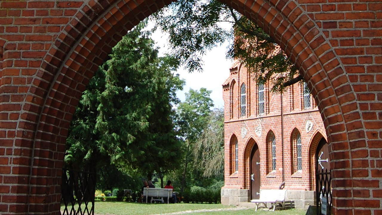 Radfahrerkirche Pantlitz Burgwallsingen 1080x1920, &copy; Bernsteinstadt Ribnitz-Damgarten