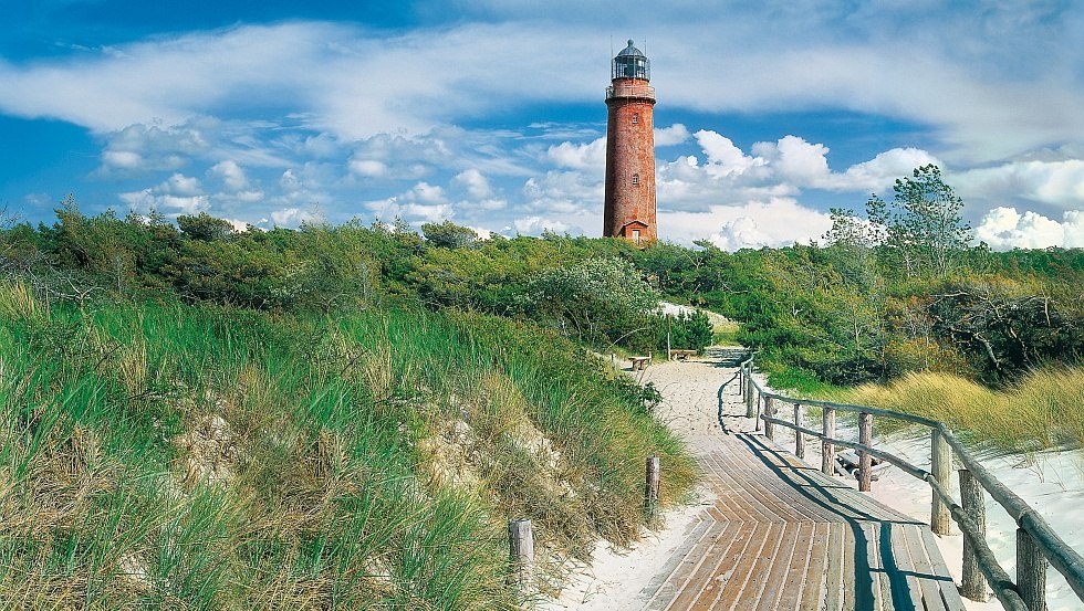 Latarnia morska w Darßer Ort koło Prerow, Fischland-Darß-Zingst, © TMV/Grundner