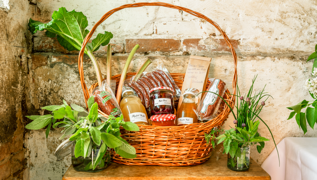 2025-04-24 14_35_50-Regionale Produkte vom Bauernhof_1 __ Regional products from the farm_1.jpg - Ir, © TMV/Tiemann 2025-04-24 14_35_50-Regionale Produkte vom Bauernhof_1 __ Regional products from the farm_1.jpg - Ir, © TMV/Tiemann