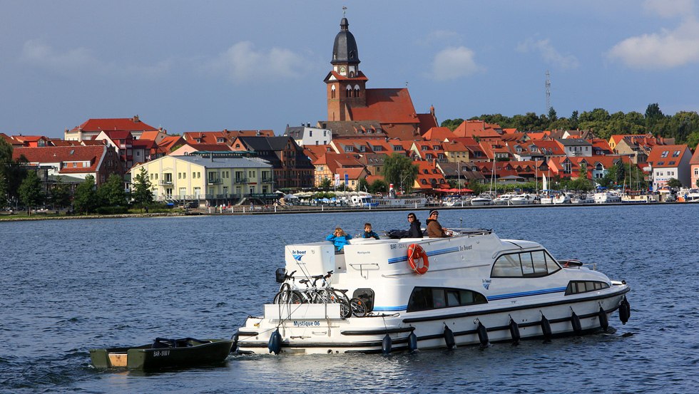 &copy; Caro Strasnik