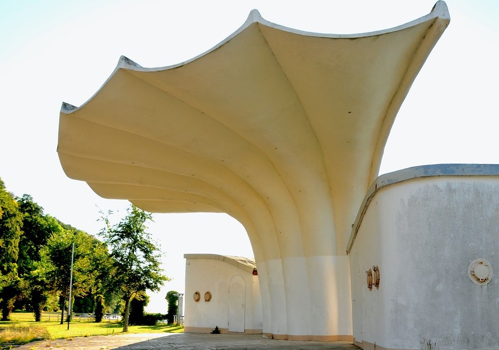 Music pavilion Kurmuschel on the Sassnitz beach promenade, © Tourismuszentrale Rügen