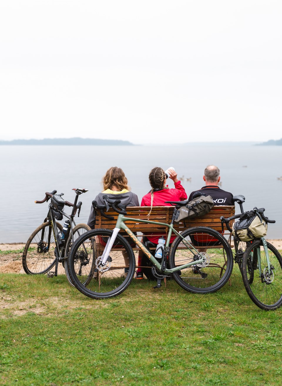 Een pauze is een must! Sarah en haar twee vrienden Vito en Thomas nemen een pauze aan het meer van Malchin om tot rust te komen.