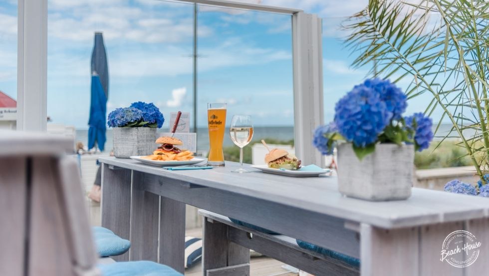 Zonneterras met uitzicht op zee, © Friederike Hegner