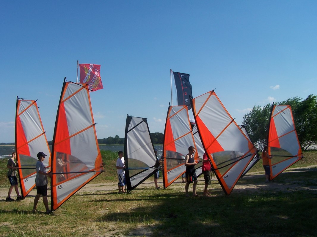 Przygotuj się do lekcji żeglarstwa, wykonując ćwiczenia na sucho, &copy; Segelschule Greifswald Dieter Knopp