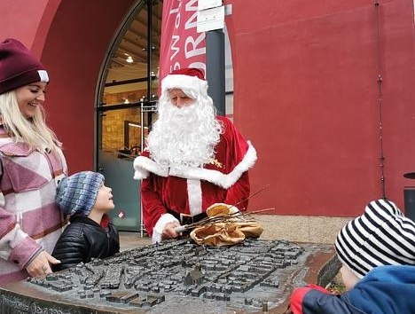 Weihnachtsmann in Greifswald // © Theres Behnke Weihnachtsmann in Greifswald // © Theres Behnke