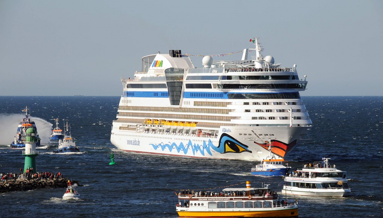 Statki wycieczkowe w Warnem&uuml;nde, &copy; Joachim Kloock