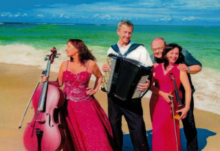 © Classik_Review_bei_Kiki.jpg © Classik_Review_bei_Kiki.jpg