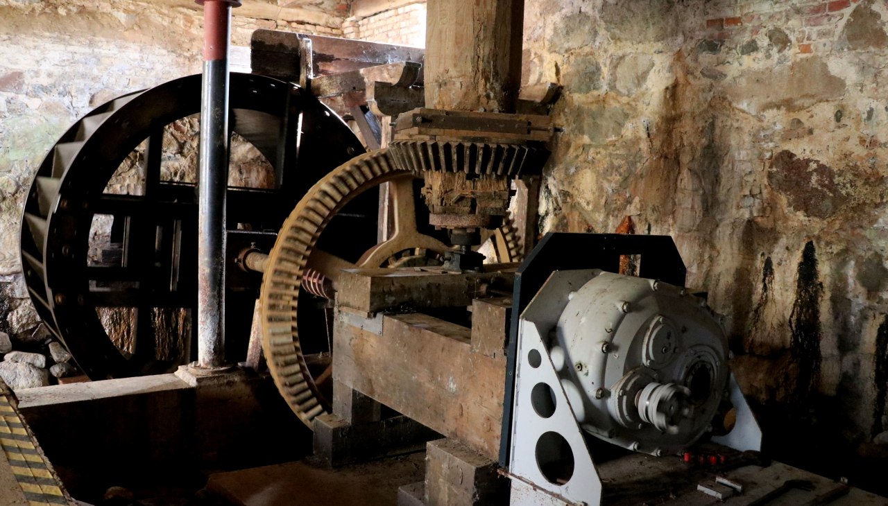 Waterrad en koninklijke as, © Oskar Gladis, Verein Wassermühle Hanshagen Waterrad en koninklijke as, © Oskar Gladis, Verein Wassermühle Hanshagen