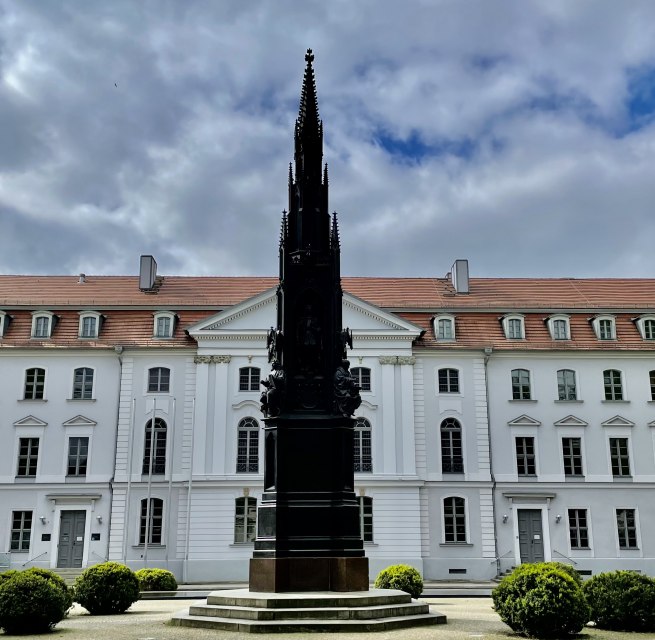 Die Universit&auml;t Greifswald mit dem Rubenowdenkmal. // &copy; Gudrun Koch