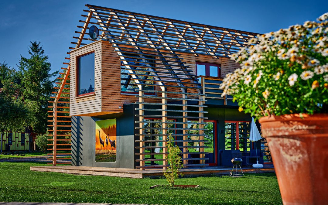 Moderne chalets op het terrein van kasteel Wendorf Amber, © Bernsteinreiter