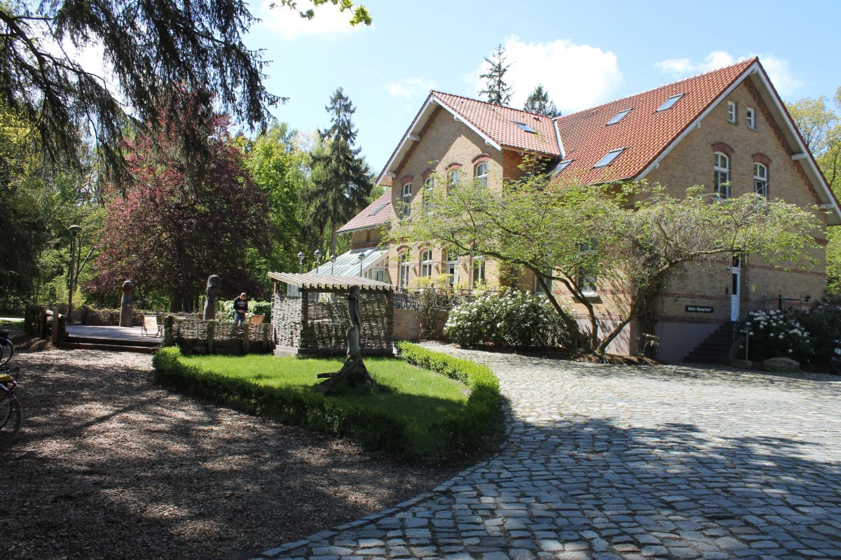 Widok na hotel // © Schlösschen Sundische Wiese Widok na hotel // © Schlösschen Sundische Wiese