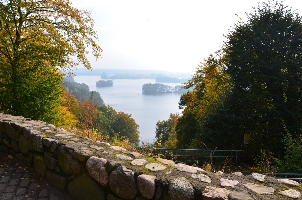 Na trasach 3 i 4 można podziwiać widok na jezioro Haussee, © Kurverwaltung FSL