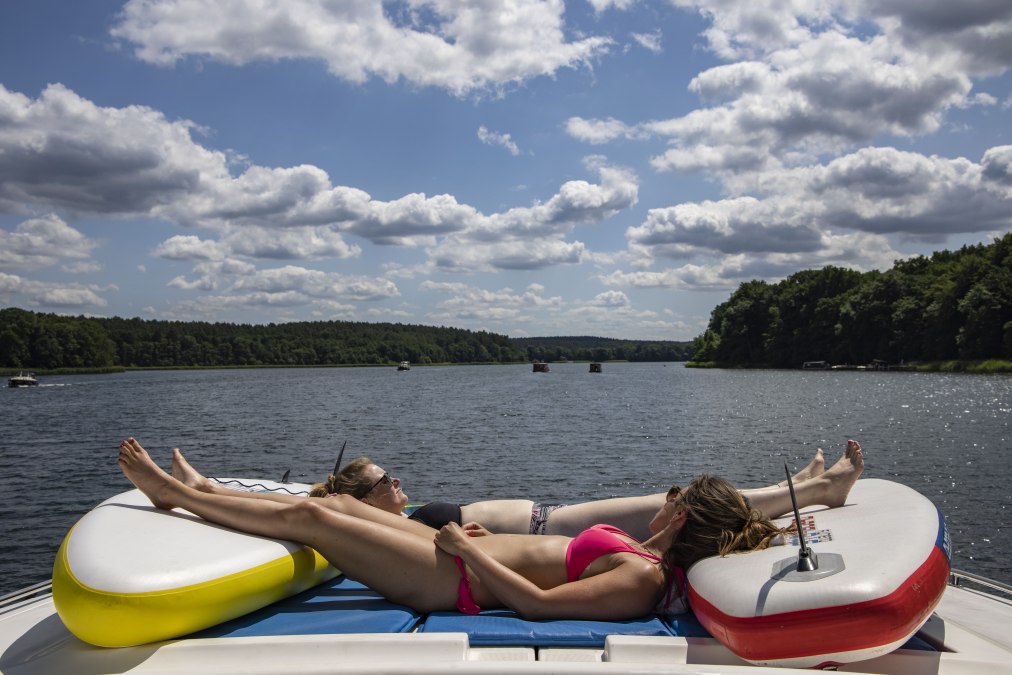 Active or relaxing - houseboat vacation is both!, © Holger Leue Active or relaxing - houseboat vacation is both!, © Holger Leue