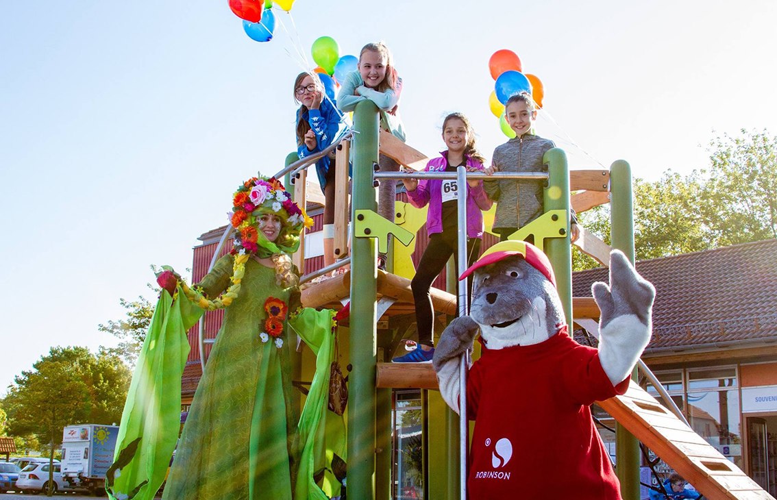 Speeltuin op het marktplein in Göhren-Lebbin, © Kur- und Tourismus GmbH Göhren-Lebbin Speeltuin op het marktplein in Göhren-Lebbin, © Kur- und Tourismus GmbH Göhren-Lebbin