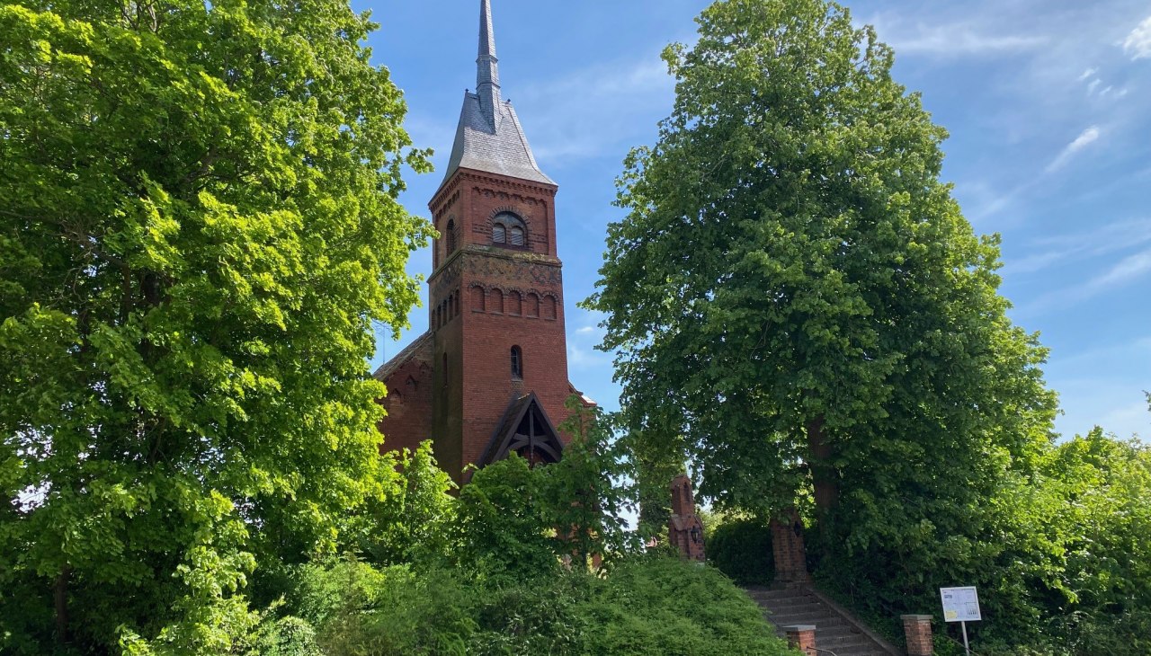 Kerk Wustrow, © Amt Mecklenburgische Kleinseenplatte Kerk Wustrow, © Amt Mecklenburgische Kleinseenplatte