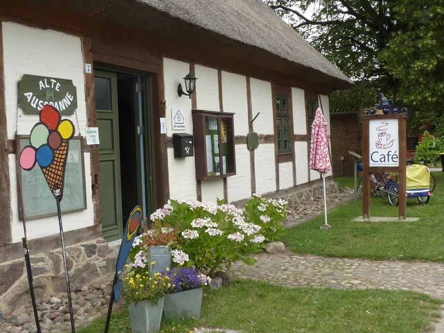 Easter to Advent Sunday Café ... always with freshly baked cake., © Förderverein der Heimat- und Kulturpflege Walkendorf