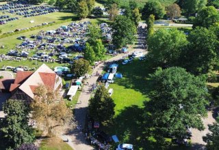 Flea market on historic grounds // &copy; Schwechower Obstbrennerei GmbH