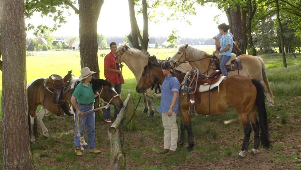 Trail riders and drivers can take breaks at various rest stops on the tour, &copy; Storeck
