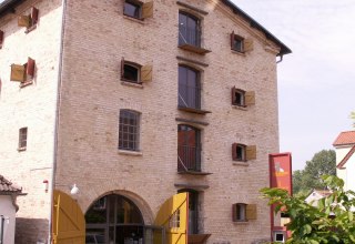 Widok z zewnątrz na Dom Literatury Uwe Johnsona, © Dr. Anja-Franziska Scharsich