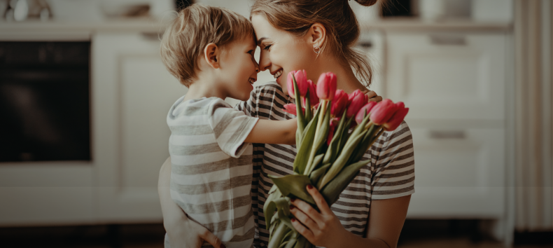 Mother's Day brunch // &copy; Adobe Stock