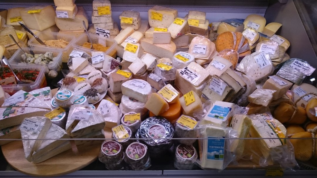 Cheese counter, © Biofrisch Nordost Cheese counter, © Biofrisch Nordost