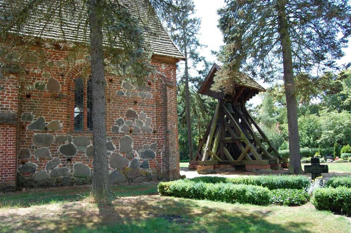 De klokkentoren van de kerk in Garwitz, &copy; Foto: Karl-Georg Haustein