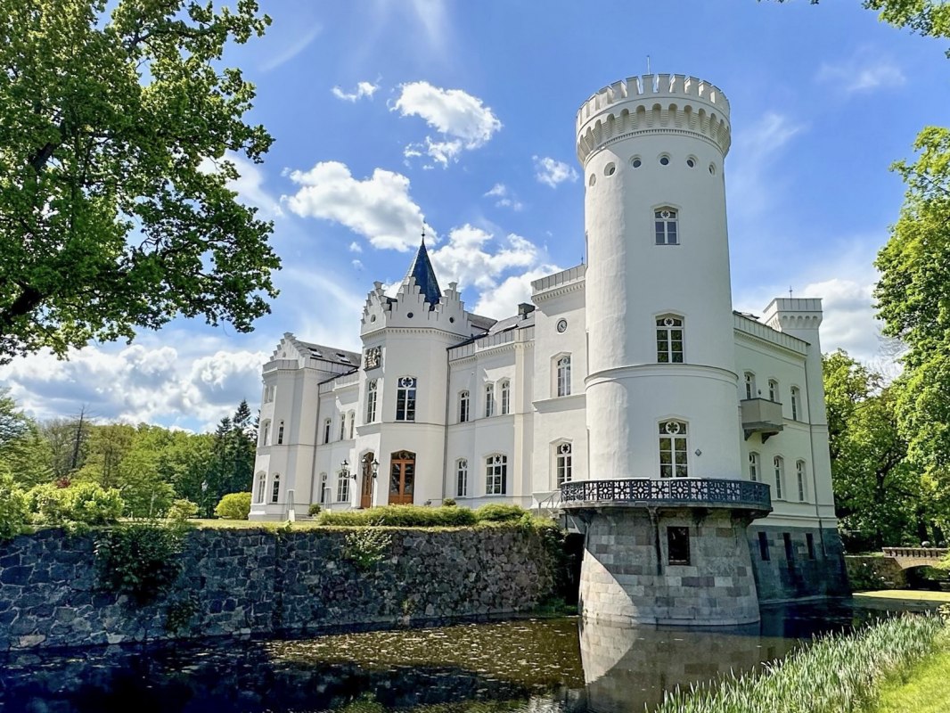 Schlemmin Castle invites you to the summer retreat // &copy; Schloss Schlemmin